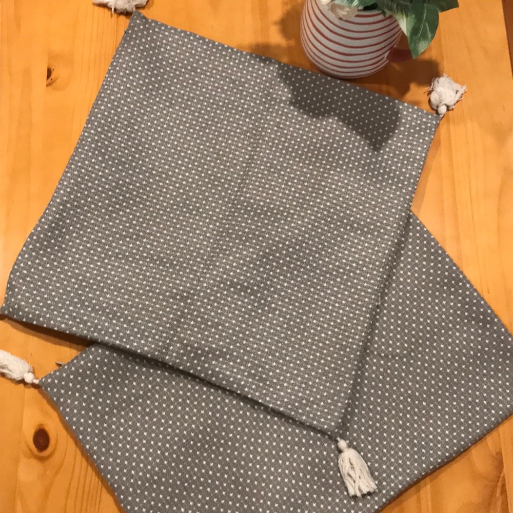 Regular and lumber pillow set covers.